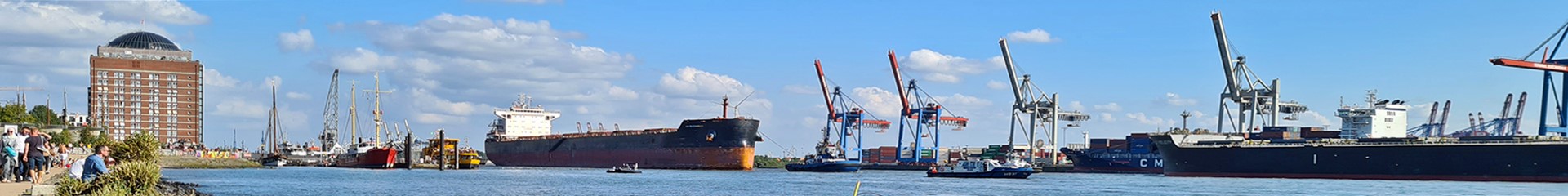 View of the river Elbe from Hamburg Neumühlen (Photo: Jana Friedrich / Hereon)